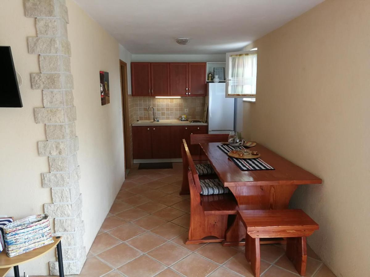 Apartmani Ban Omišalj Buitenkant foto