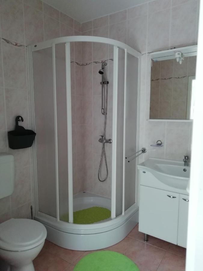 Apartmani Ban Omišalj Buitenkant foto