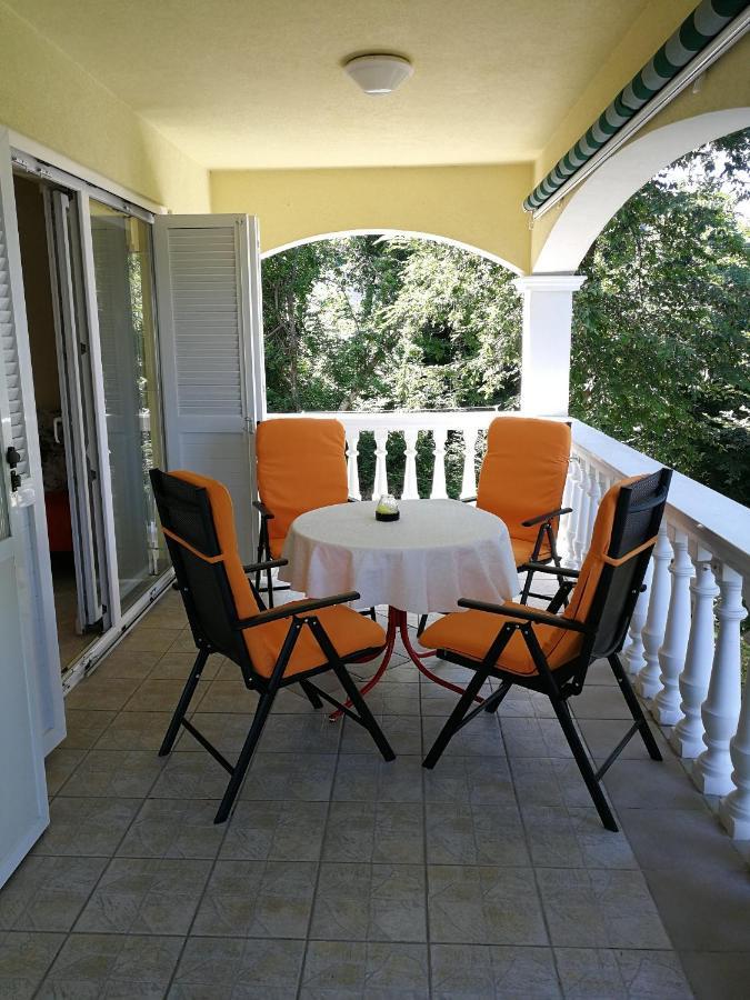 Apartmani Ban Omišalj Buitenkant foto